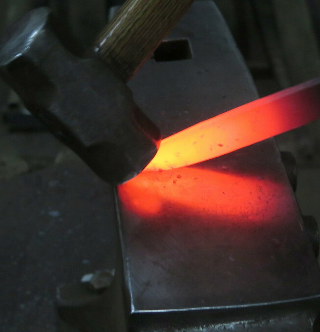 Forging a blade